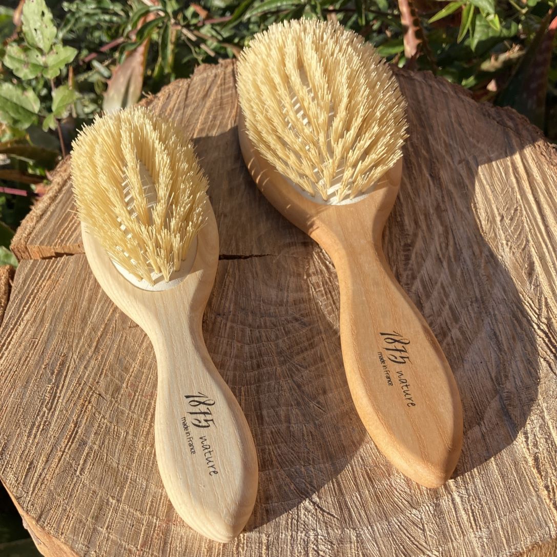 Beauté des cheveux,brosse, brosse en bois, cheveux au naturel, artisanat français, Zéro Déchet, Alpes Maritimes (06)