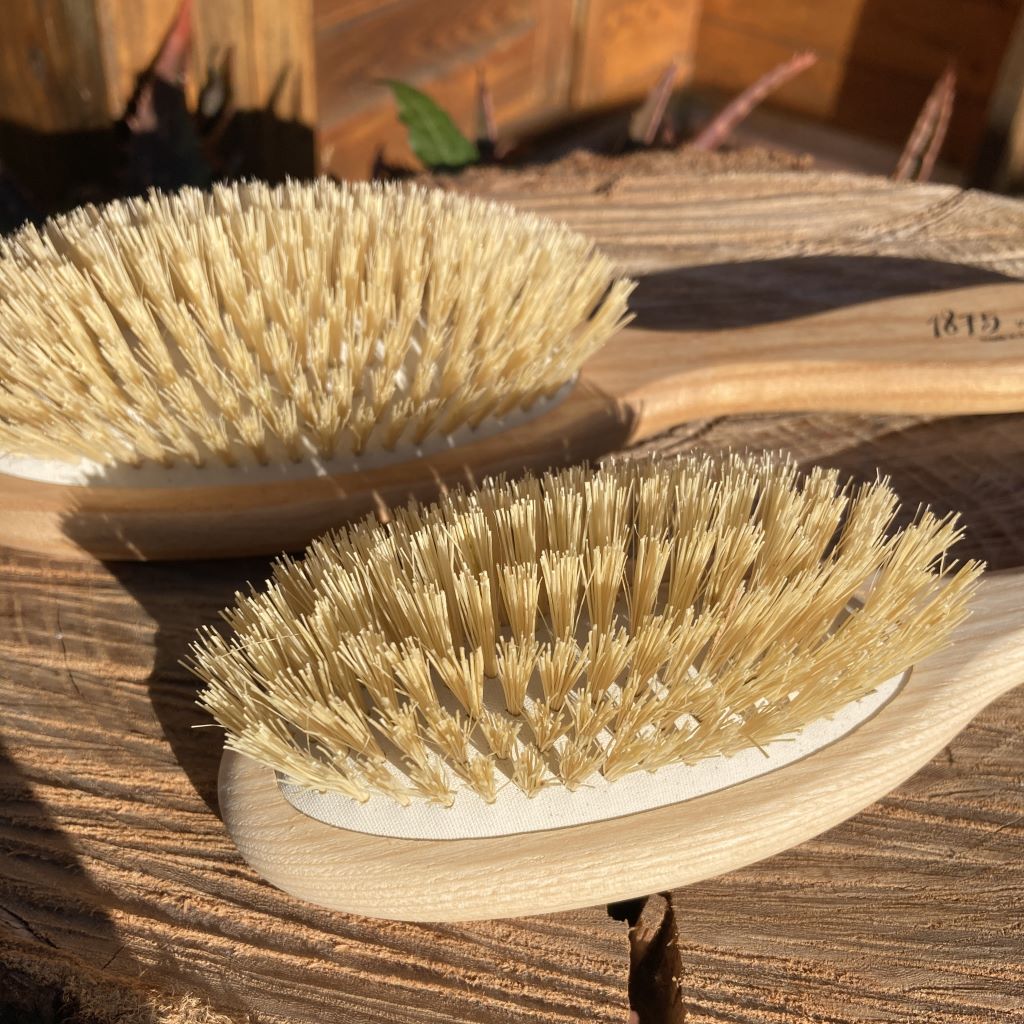 Beauté des cheveux,brosse, brosse en bois, cheveux au naturel, artisanat français, Zéro Déchet, Alpes Maritimes (06)